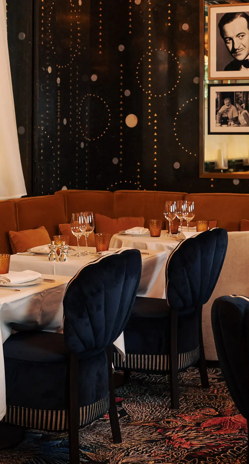 laperouse-holding-4-mobile